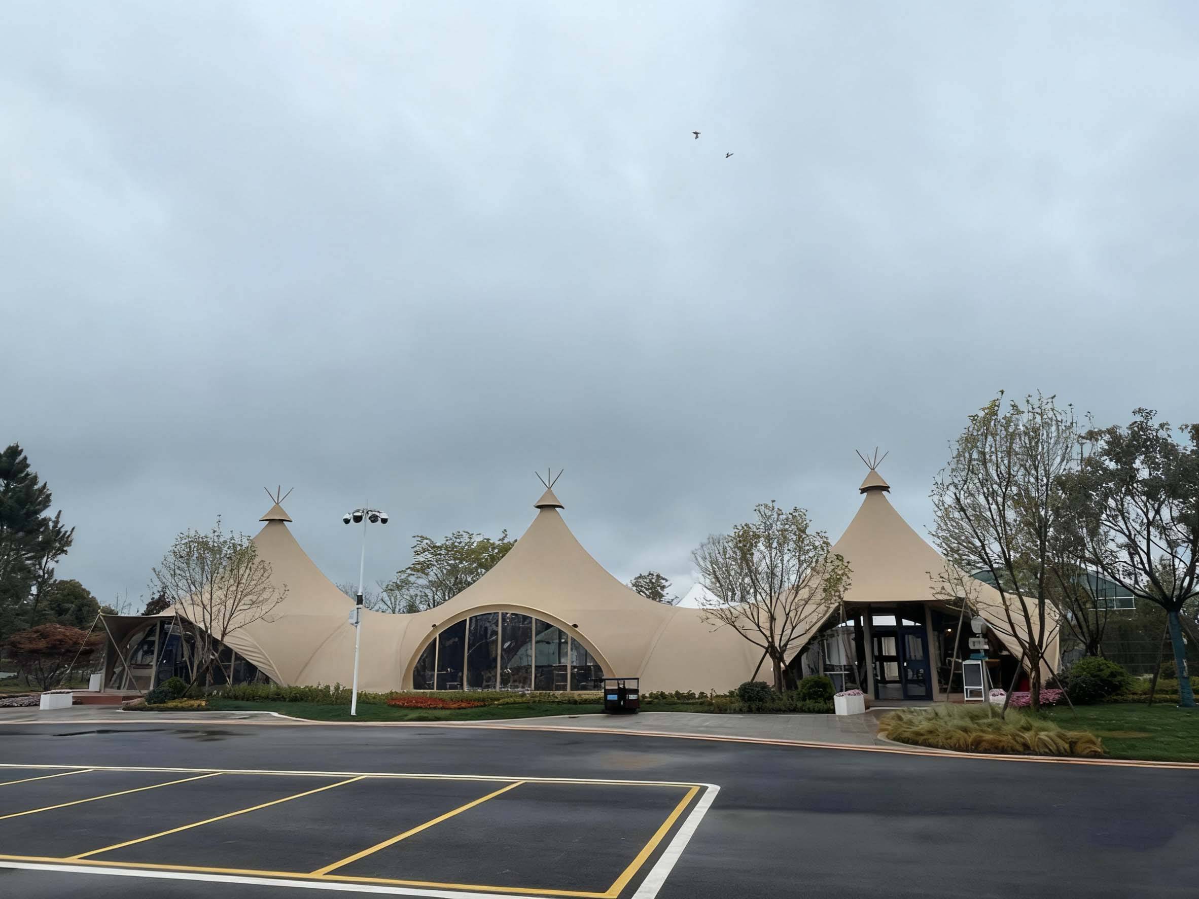 构房屋沙漠钟形特色帐篷定制品质可靠服务贴心不朽情缘沙漠营地帐篷优选佛山好来居金属结(图2)